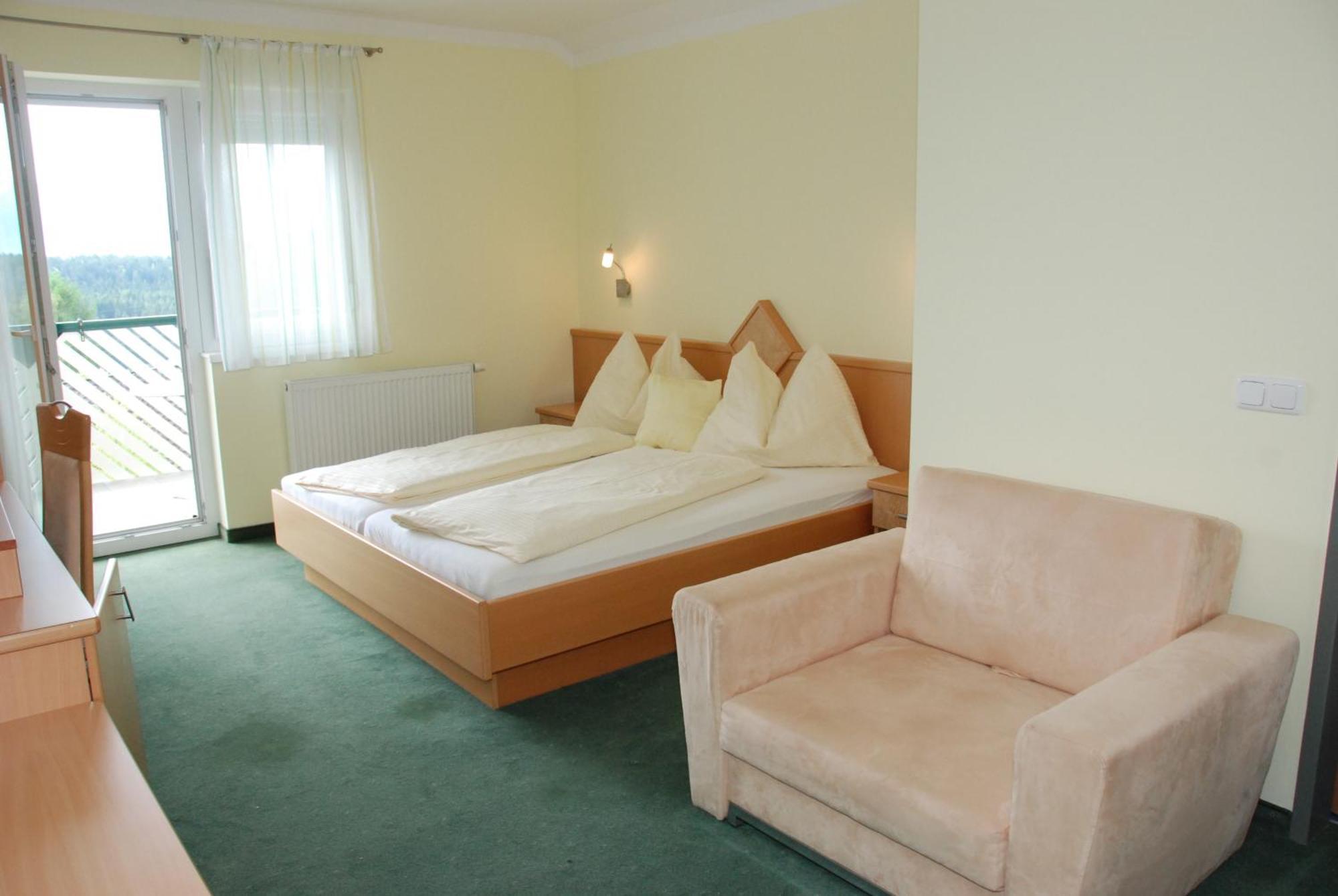 Gaestehaus Groeblacher Кёстенберг Экстерьер фото